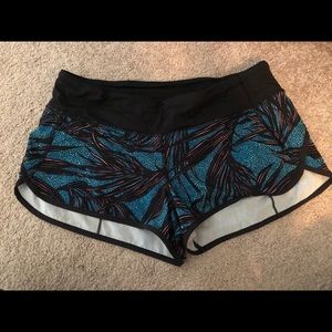 Lululemon tropical print speed short